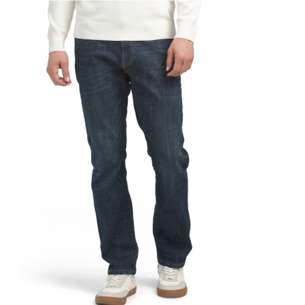 LUCKY BRAND  223 Straight Jeans.
